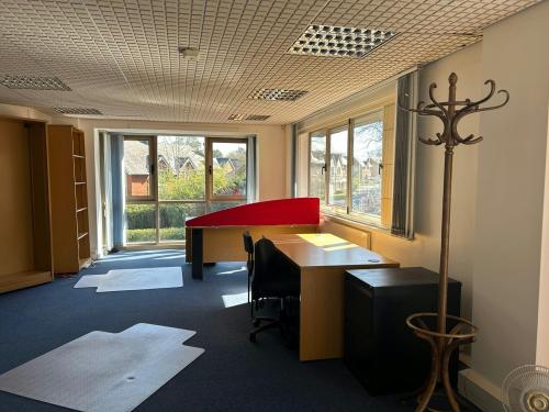 Unit 4, Wellington Business Park, Crowthorne, RG45