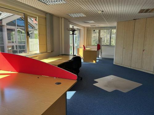 Unit 4, Wellington Business Park, Crowthorne, RG45