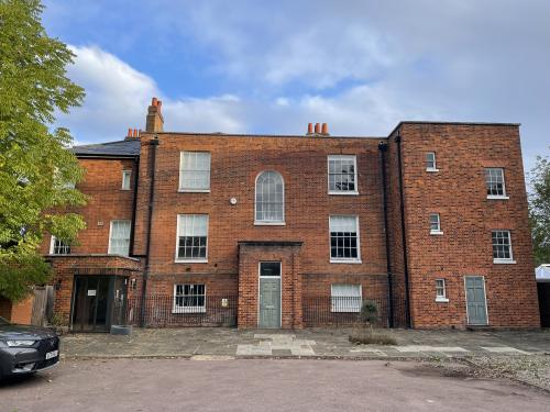 160 Bridge Road, Maidenhead, SL6