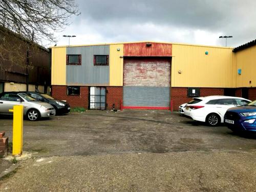 Unit 8, Redburn Industrial Estate, Woodall Road, Enfield, EN3