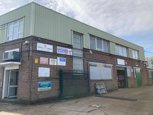 Unit 25A, Chiltern Trading Estate, Holmer Green, High Wycombe, HP15