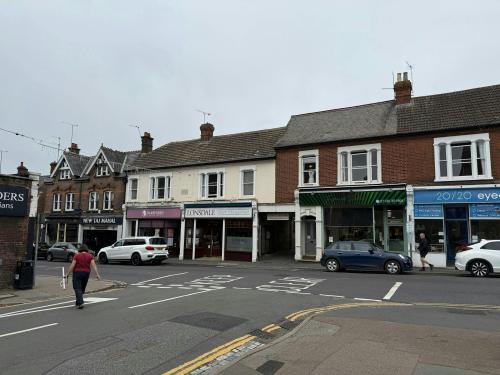 14 Station Road, Harpenden, AL5