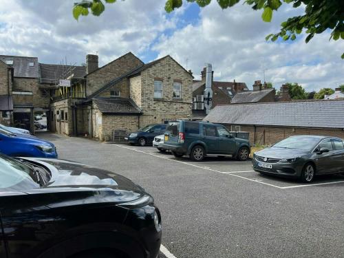 14 Station Road, Harpenden, AL5
