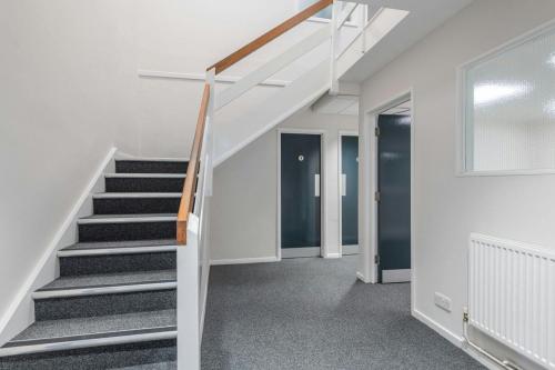 Unit E, Ashville Trading Estate, Cheltenham, GL51