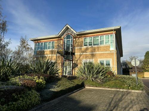 Unit 1, Turnhams Green Business Park, Pincents Lane, Reading, RG31