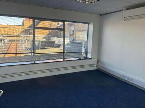 53A Crockhamwell Road, Woodley, Reading, RG5