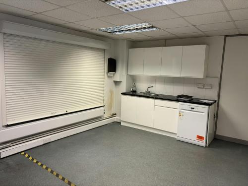 53A Crockhamwell Road, Woodley, Reading, RG5