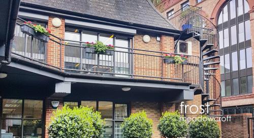 Studio 10, 92 Lots Road, Chelsea, London, SW10