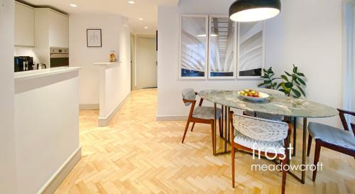 Studio 10, 92 Lots Road, Chelsea, London, SW10