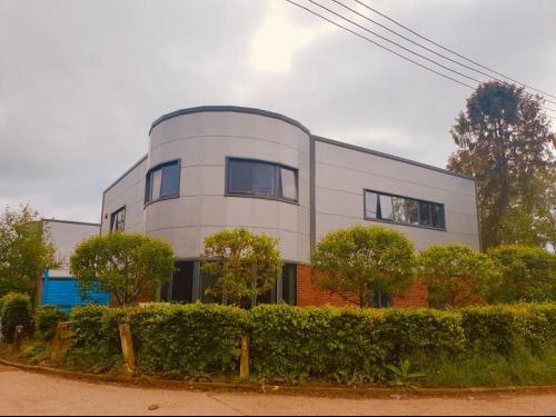7 Williams Court, Little Mead Industrial Estate, Cranleigh, GU6