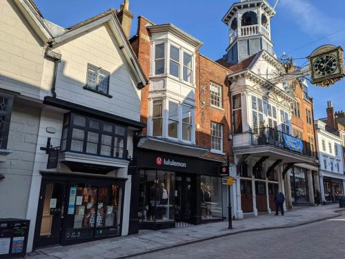 127-131 High Street, Guildford, GU1