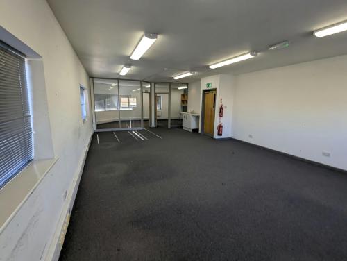 Unit 18, Boundary Business Centre, Boundary Way, Woking, GU21
