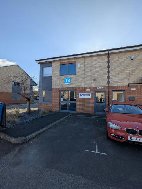 Unit 18, Boundary Business Centre, Woking, GU21