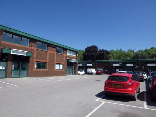 Unit C, Loddon Business Centre, Roentgen Road, Basingstoke, RG24