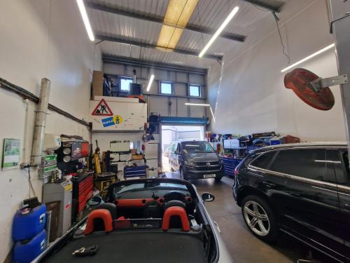 Units 9 & 10, Knights Park Road, Basingstoke, RG21