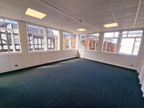35 Winchester Street, Basingstoke, RG21