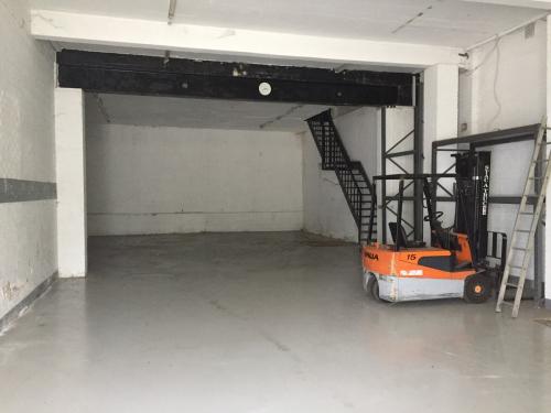 Unit 2, Waterside Trading Centre, Trumpers Way, Hanwell, London, W7