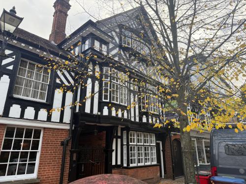 Chester House, 9 Windsor End, Beaconsfield, HP9
