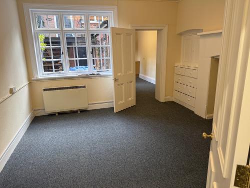 Chester House, 9 Windsor End, Beaconsfield, HP9