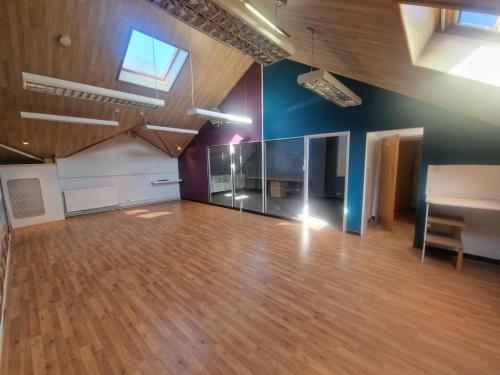 16 Murrell Green Business Park, London Road, Hook, RG27