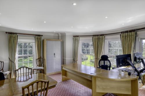 Inhurst House, Brimpton Road, Baughurst, Tadley, RG26