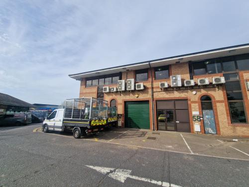 Unit 57 Tempus Business Centre, Kingsclere Road, Basingstoke, RG21