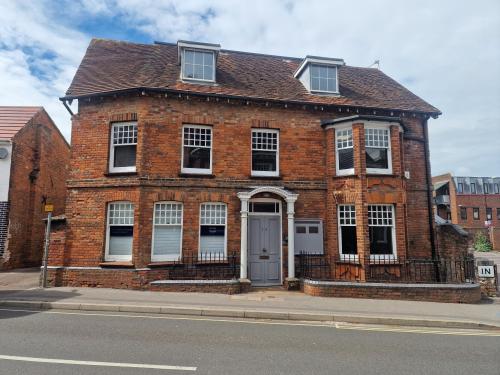 Brinkletts House, 15 Winchester Road, Basingstoke, RG21