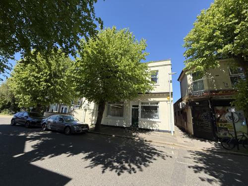 10 Shelley Road, Worthing, BN11