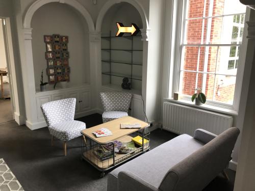 Clarendon House, 44 London Road, Newbury, RG14