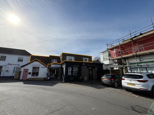 2 Tarmount Lane, Shoreham-By-Sea, BN43