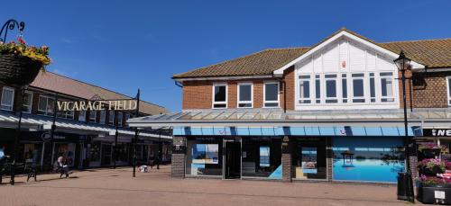 31-33 Vicarage Field, Hailsham, BN27