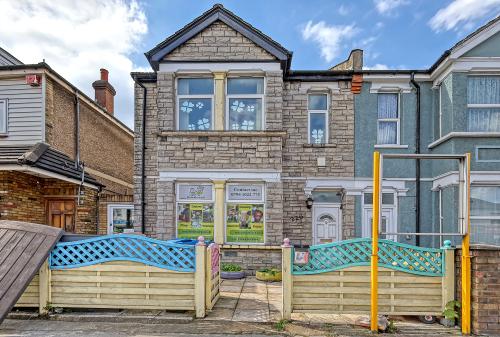 226 Brighton Road, South Croydon, CR2