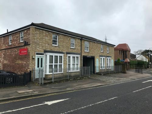 Suite 3 Hampton Mews, 195 Sparrows Herne, Bushey, WD23