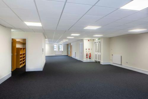 9 Golden Square, Aberdeen, AB10