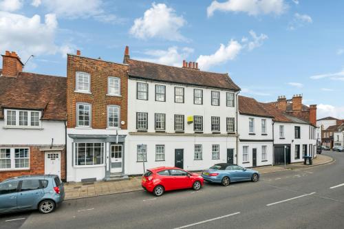 26 Windsor Street, Chertsey, KT16
