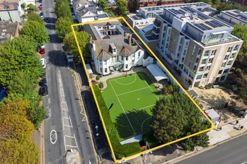 St Christopher's School, 33 New Church Road, Hove, BN3