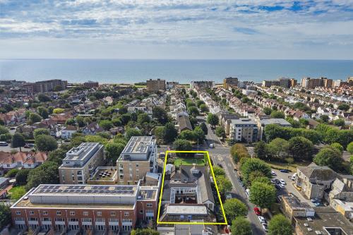 St Christopher's School, 33 New Church Road, Hove, BN3