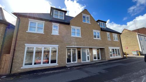 6&10, Moxon Street, Barnet, EN5