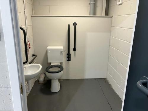 Block 8 Unit 3 Midfield Court, Mitchelston Industrial Estate, Muirhead, Kirkcaldy, KY1