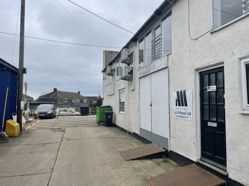 Unit 8e, Ongar Road Trading Estate, Ongar Road, Dunmow, CM6