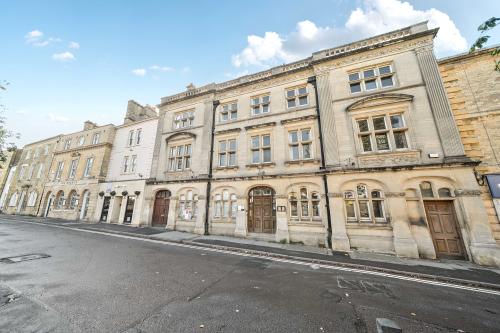 18-19 Market Place, Chipping Norton, Oxfordshire, OX7
