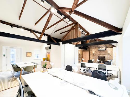 34-35 Eastcastle Street, Fitzrovia, London, W1W