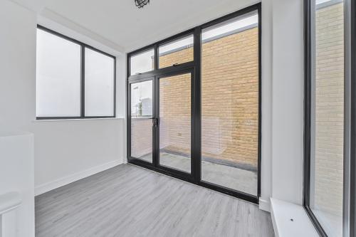 34-35 Eastcastle Street, Fitzrovia, London, W1W