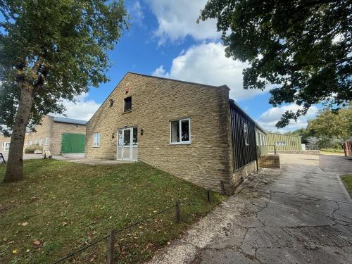 Unit 7, Pinkney Park, Malmesbury, SN16