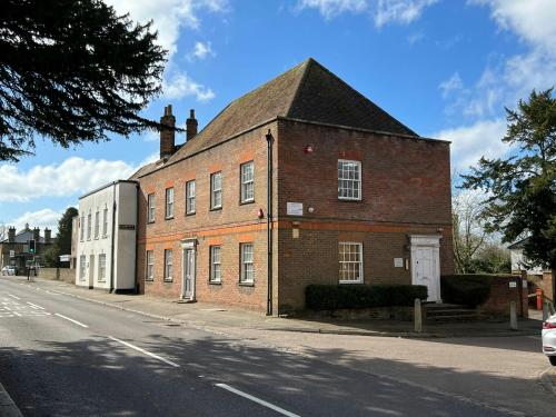 Roman House, 13 High Street, Elstree, WD6