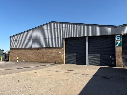 Unit 6, Tramway Industrial Estate, Riverside, Banbury, OX16