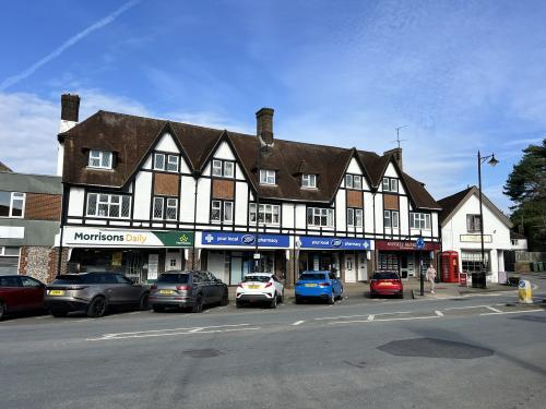 25/27/29, High Street, Storrington, RH20