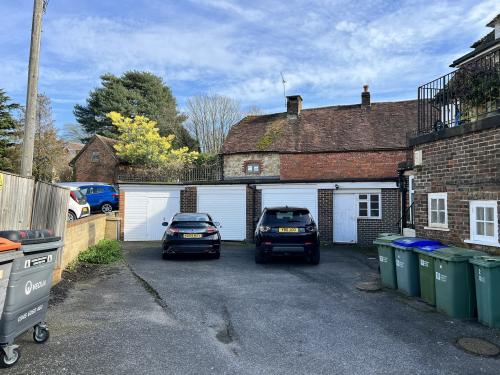 25/27/29, High Street, Storrington, RH20
