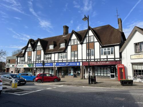 25/27/29, High Street, Storrington, RH20