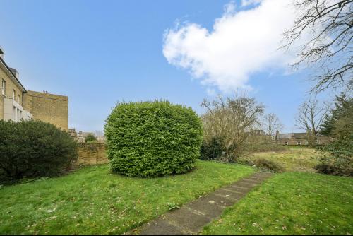 Flat 4, Grove Park, Camberwell, London, SE5